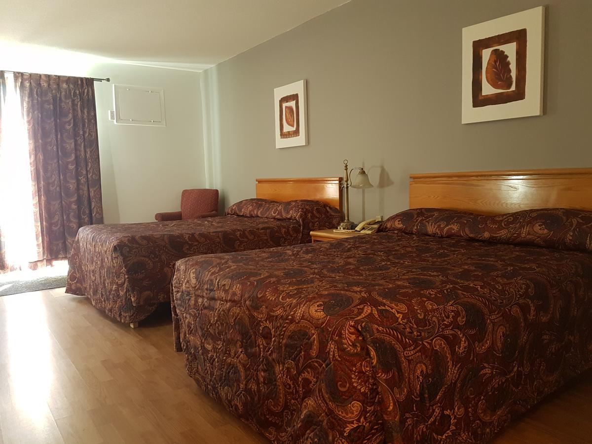 Motel Les Pignons Verts Buckingham Esterno foto